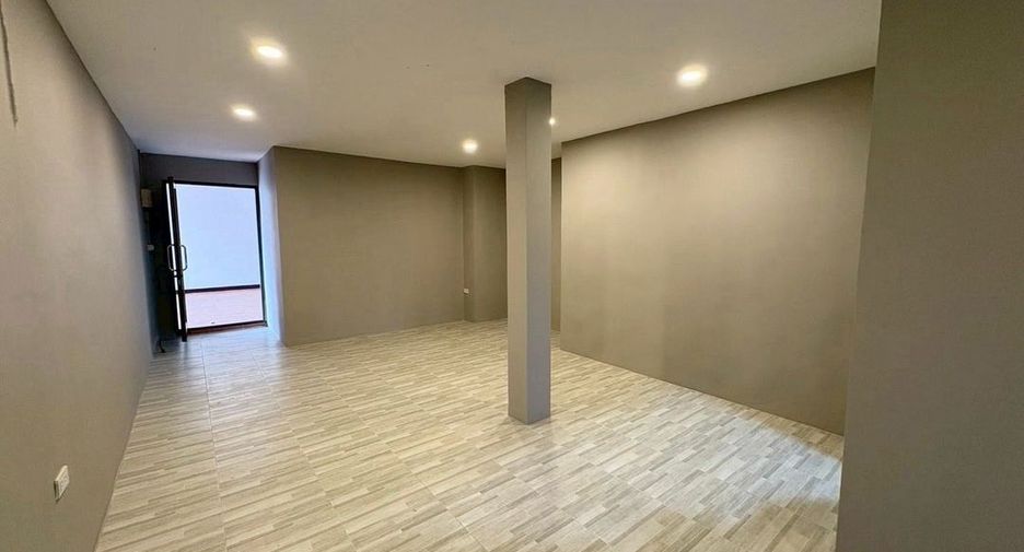 Gewerbefläche zur Miete in Bang Na, Bangkok