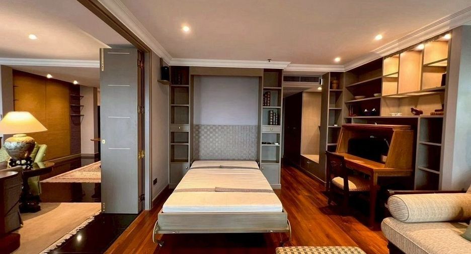 For rent 2 bedrooms condo in Sathon, Bangkok