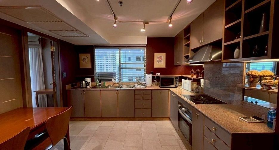 For rent 2 bedrooms condo in Sathon, Bangkok