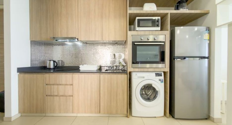 For rent 2 bedrooms condo in North Pattaya, Pattaya
