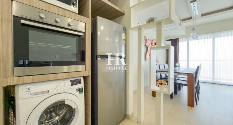 For rent 2 bedrooms condo in North Pattaya, Pattaya