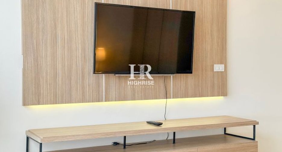 For rent 2 bedrooms condo in North Pattaya, Pattaya