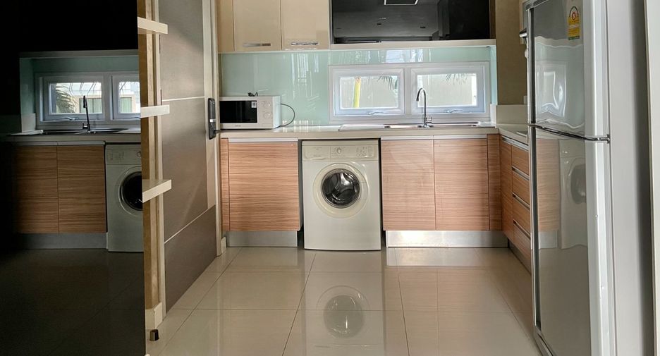 For sale 3 bedrooms condo in Central Pattaya, Pattaya