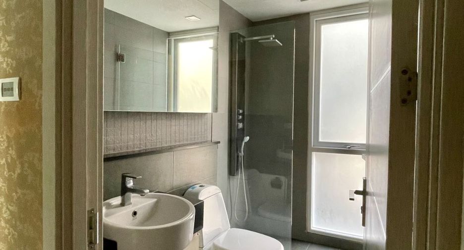 For sale 3 bedrooms condo in Central Pattaya, Pattaya
