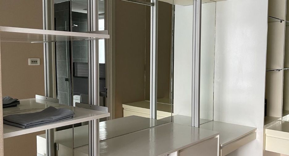 For sale 3 bedrooms condo in Central Pattaya, Pattaya