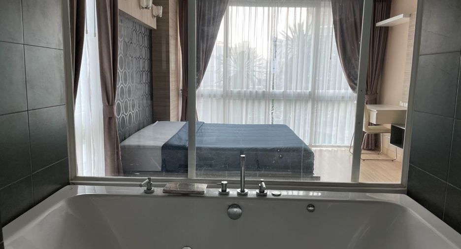 For sale 3 bedrooms condo in Central Pattaya, Pattaya
