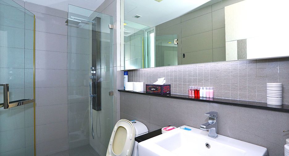 For sale 3 bedrooms condo in Central Pattaya, Pattaya