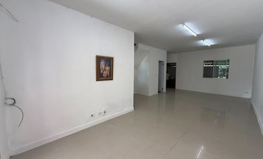 Casa adosada en venta de 3 habitaciones en Bang Phli, Samut Prakan