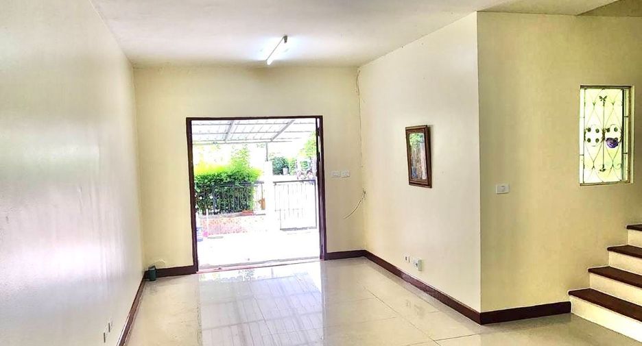 Reihenhaus zum Kauf mit 3 Zimmer in Bang Phli, Samut Prakan