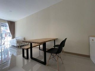 Casa en alquiler de 3 habitaciones en Thanyaburi, Pathum Thani