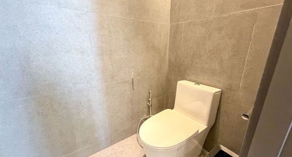 For sale 4 bedrooms house in Lat Phrao, Bangkok