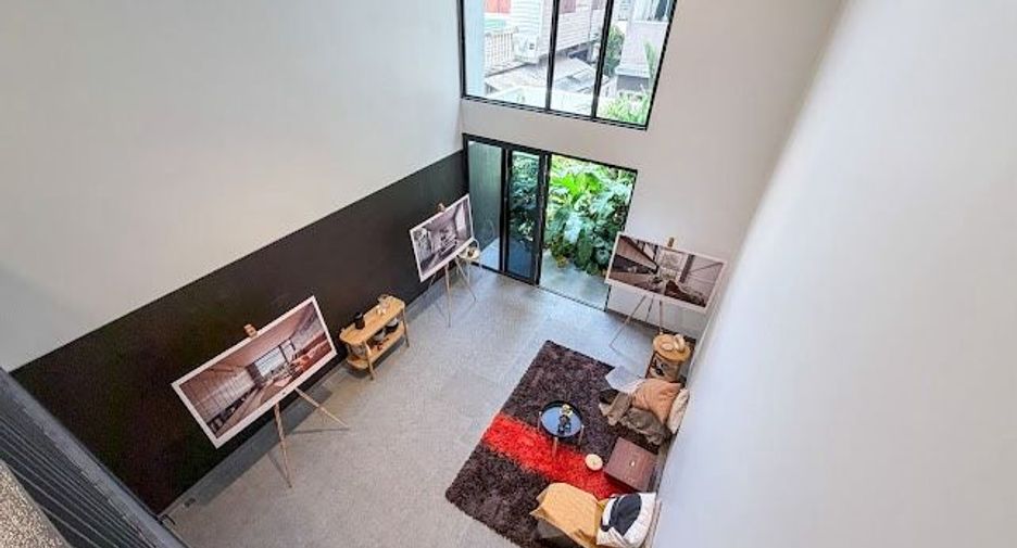 For sale 4 bedrooms house in Lat Phrao, Bangkok