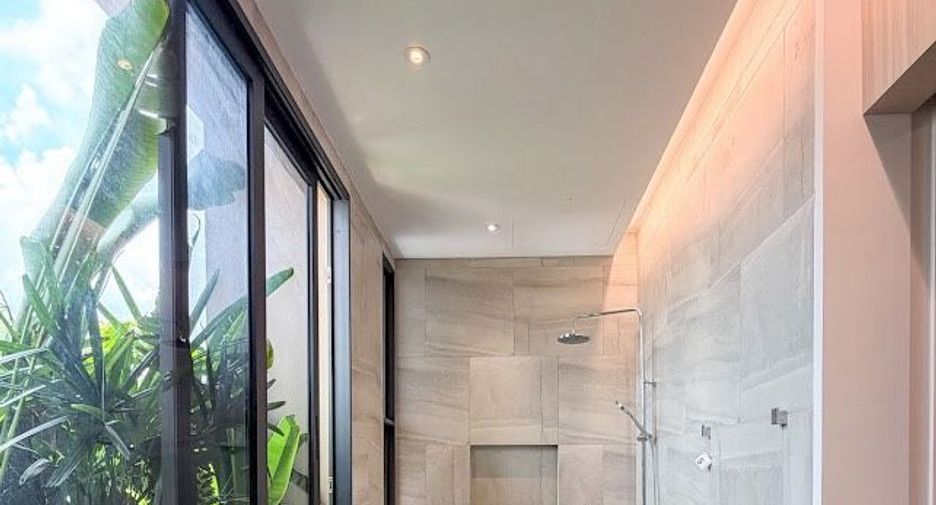 For sale 4 bedrooms house in Lat Phrao, Bangkok