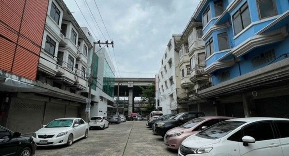 For sale 1 bed retail Space in Don Mueang, Bangkok