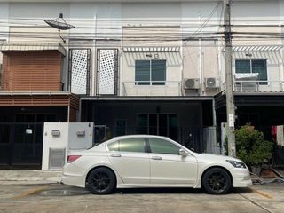 For sale 1 bed townhouse in Khlong Sam Wa, Bangkok