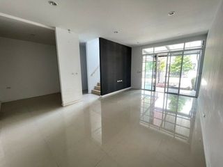 For sale 1 bed townhouse in Bang Khun Thian, Bangkok