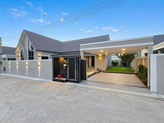 For sale 3 bedrooms villa in Bang Lamung, Chonburi