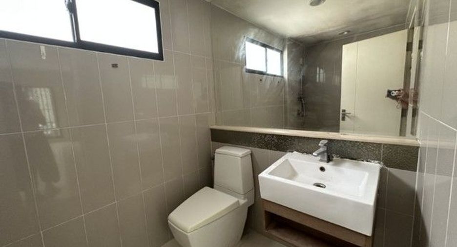 For sale 1 bed townhouse in Bueng Kum, Bangkok