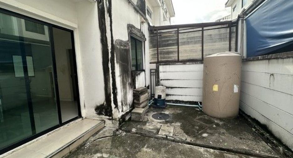 For sale 1 bed townhouse in Bueng Kum, Bangkok
