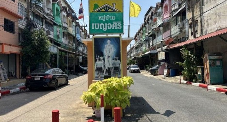 For sale 1 bed townhouse in Mueang Samut Sakhon, Samut Sakhon