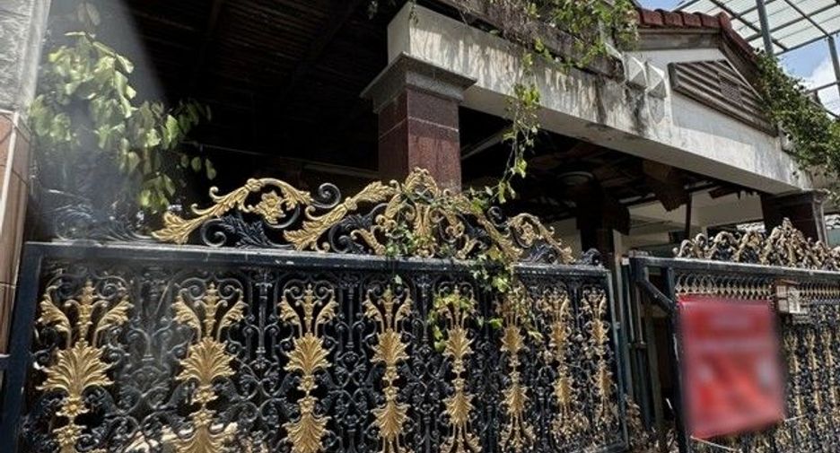出售 1 卧室 联排别墅 在 Thung Khru, 曼谷