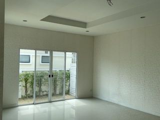Haus zum Kauf mit 1 Zimmer in Nong Khaem, Bangkok
