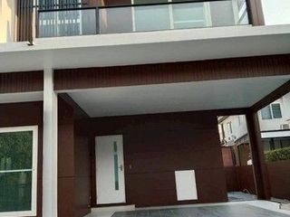 Haus zum Kauf mit 1 Zimmer in Bang Khae, Bangkok