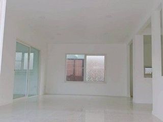 Haus zum Kauf mit 1 Zimmer in Bang Khae, Bangkok