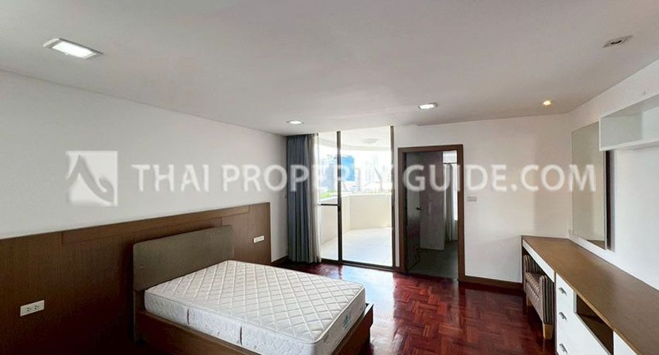 For rent 3 bedrooms apartment in Khlong Toei, Bangkok
