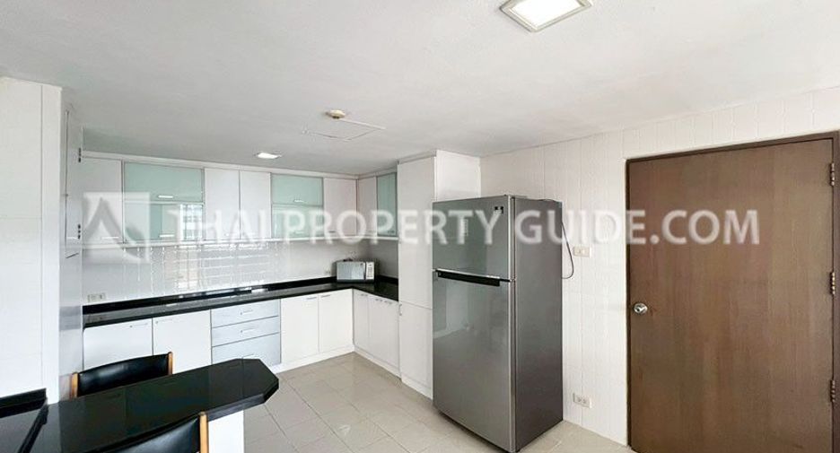 For rent 3 bedrooms apartment in Khlong Toei, Bangkok