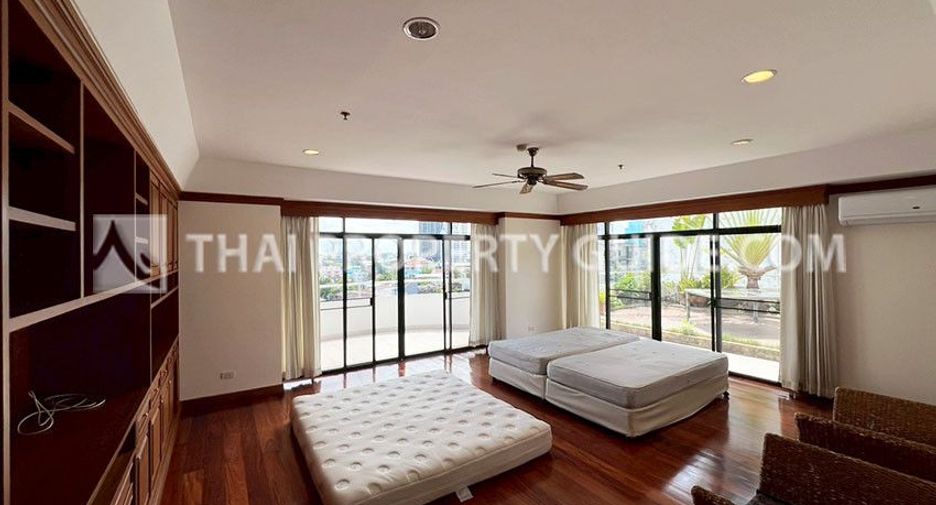 For rent 5 bedrooms apartment in Watthana, Bangkok
