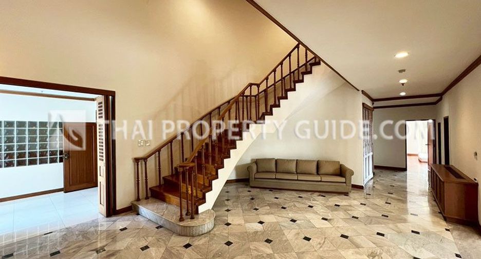 For rent 5 bedrooms apartment in Watthana, Bangkok