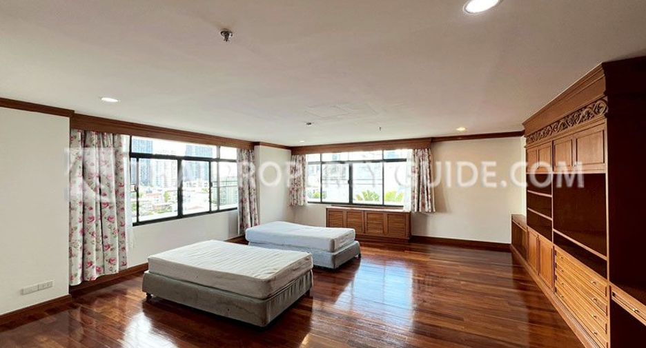 For rent 5 bedrooms apartment in Watthana, Bangkok