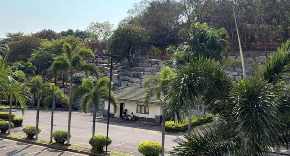 For sale 2 bedrooms condo in Pratumnak, Pattaya