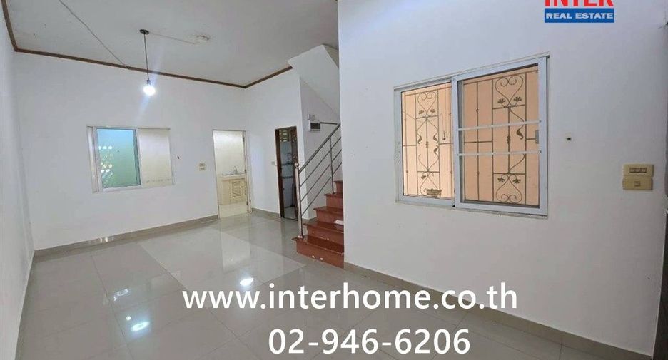 À vendre 3 chambres maison de ville à Phra Samut Chedi, Samut Prakan