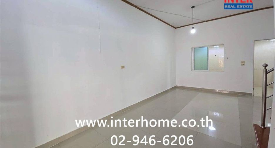 À vendre 3 chambres maison de ville à Phra Samut Chedi, Samut Prakan