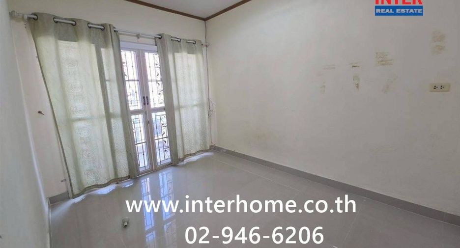À vendre 3 chambres maison de ville à Phra Samut Chedi, Samut Prakan