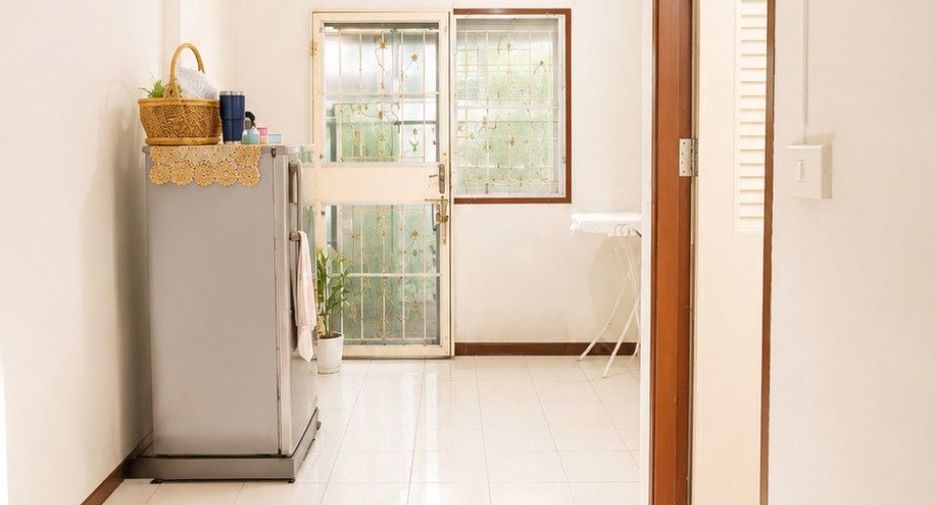 Casa adosada en venta de 3 habitaciones en Nong Khaem, Bangkok