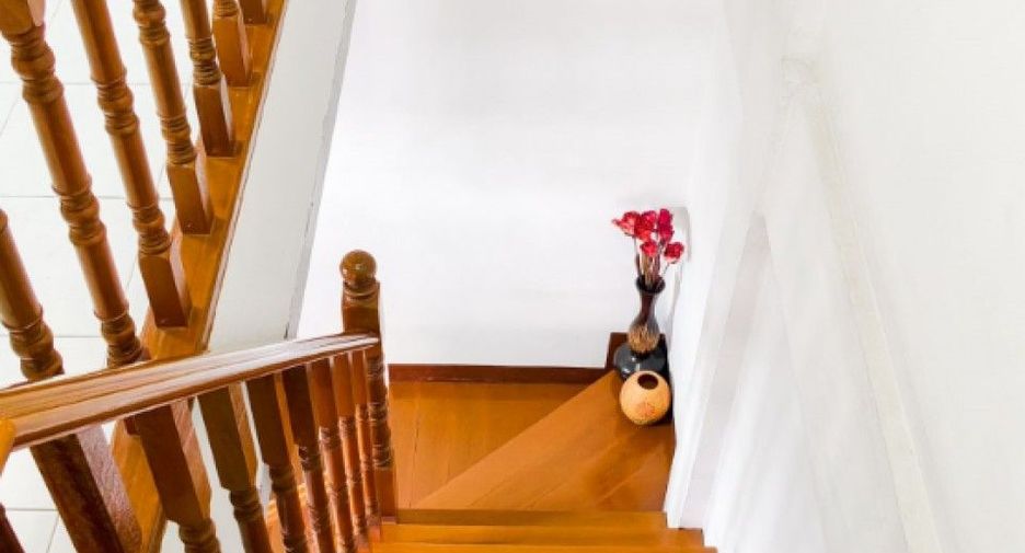 Casa adosada en venta de 3 habitaciones en Nong Khaem, Bangkok