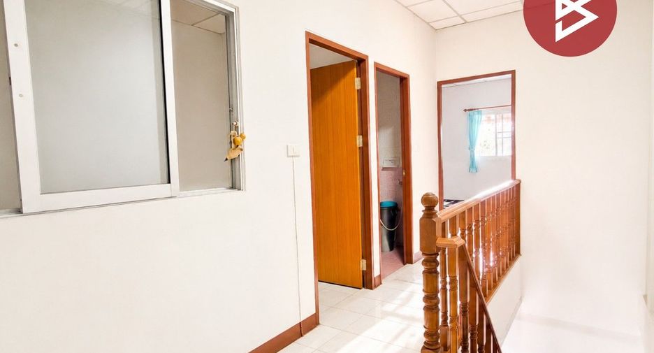 Casa adosada en venta de 3 habitaciones en Nong Khaem, Bangkok