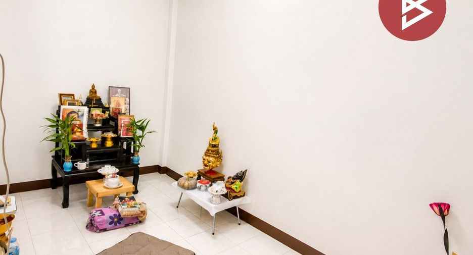 Casa adosada en venta de 3 habitaciones en Nong Khaem, Bangkok