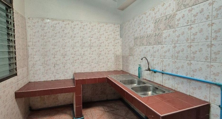 Casa adosada en venta de 2 habitaciones en Mueang Samut Prakan, Samut Prakan