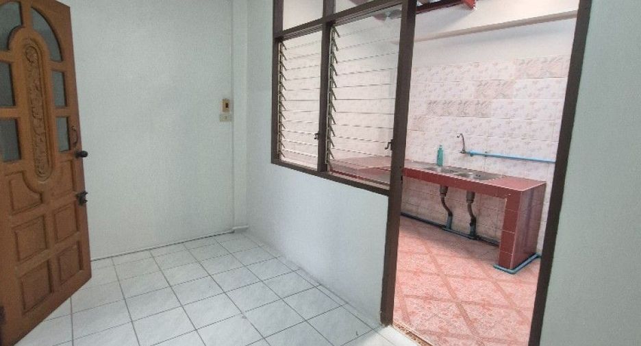 Casa adosada en venta de 2 habitaciones en Mueang Samut Prakan, Samut Prakan