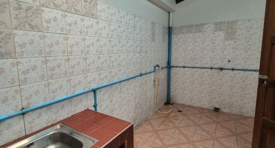 Casa adosada en venta de 2 habitaciones en Mueang Samut Prakan, Samut Prakan