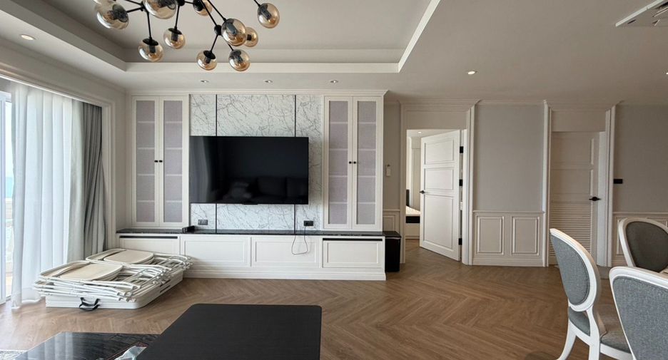 For rent 3 bedrooms condo in North Pattaya, Pattaya