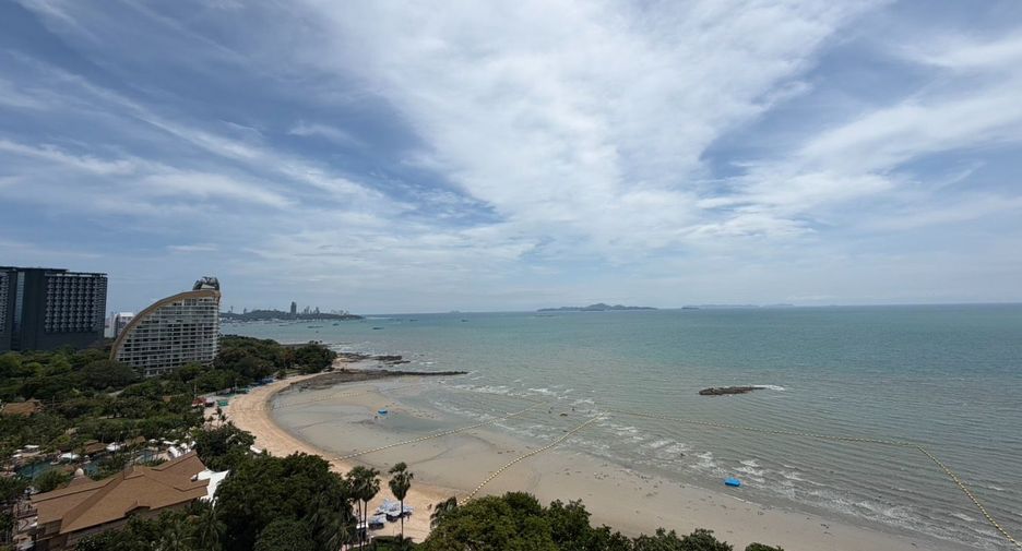 For rent 3 bedrooms condo in North Pattaya, Pattaya