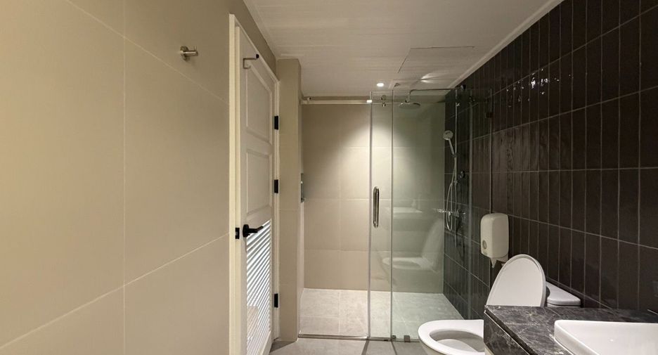 For rent 3 bedrooms condo in North Pattaya, Pattaya