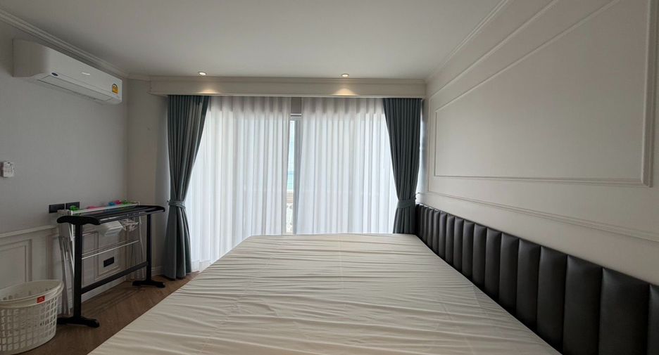 For rent 3 bedrooms condo in North Pattaya, Pattaya