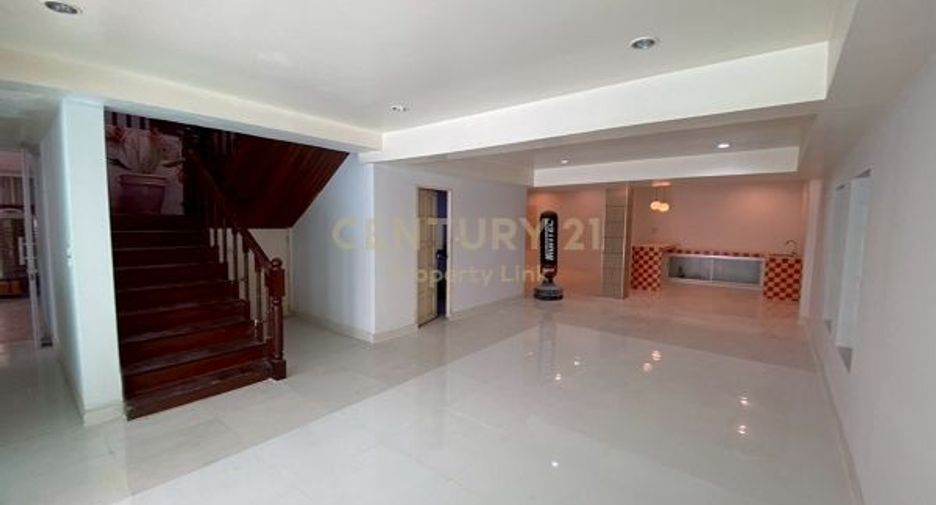 For rent 4 ベッドルーム house in Phaya Thai, Bangkok