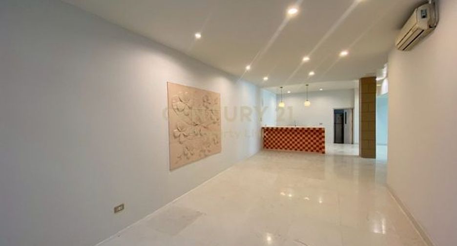 For rent 4 ベッドルーム house in Phaya Thai, Bangkok